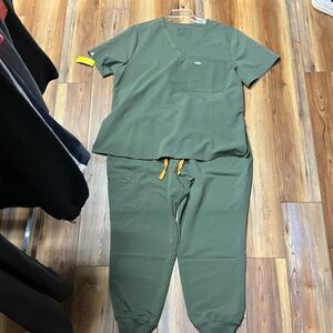 Figs Olive Green Scrub Set